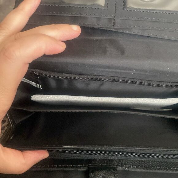 New wallet with tags. - Picture 6 of 6